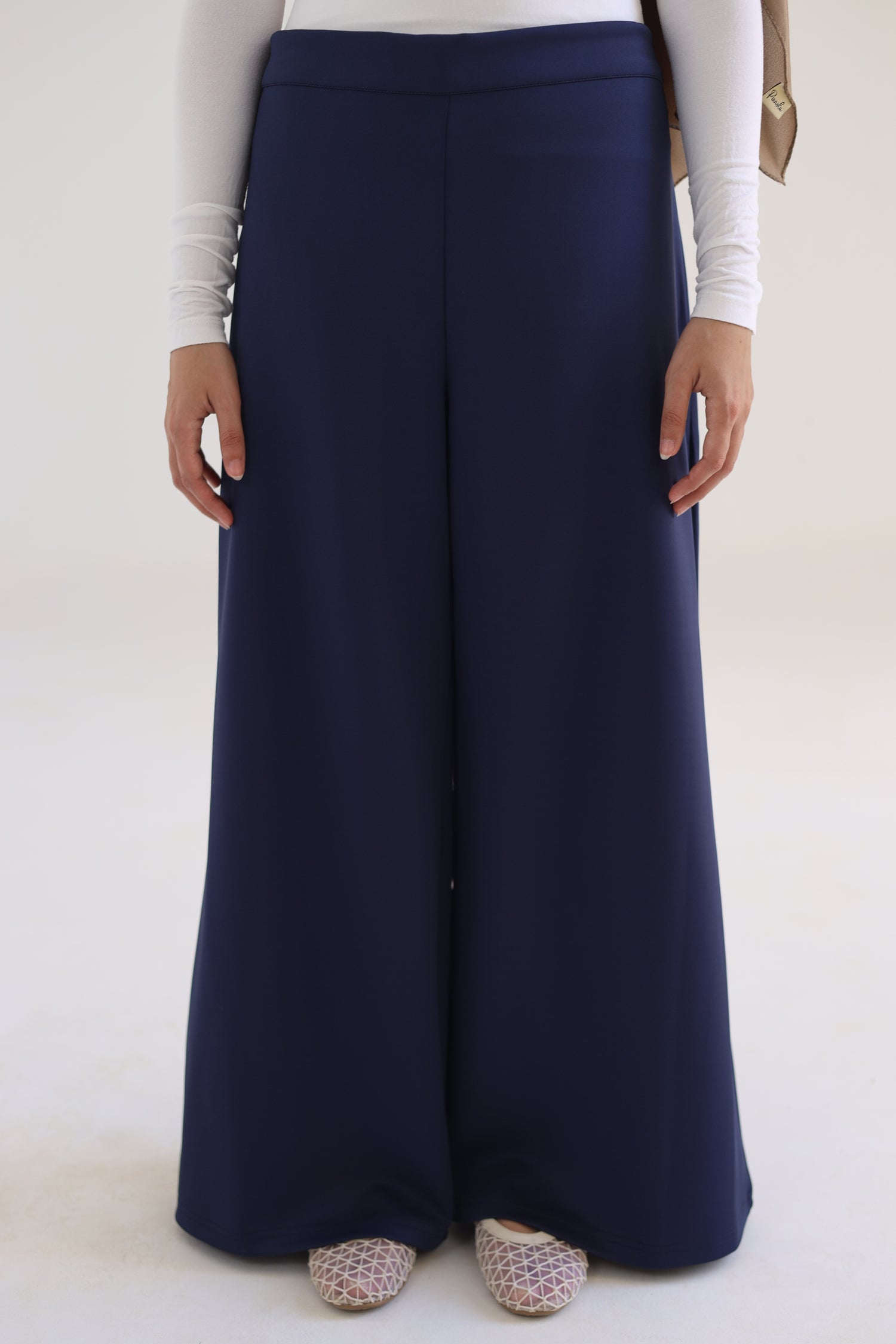 Legan Wide Leg Pants