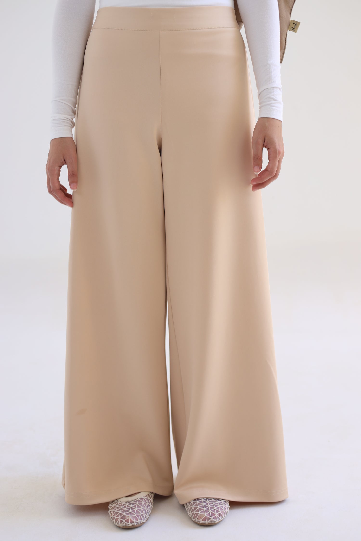 Legan Wide Leg Pants