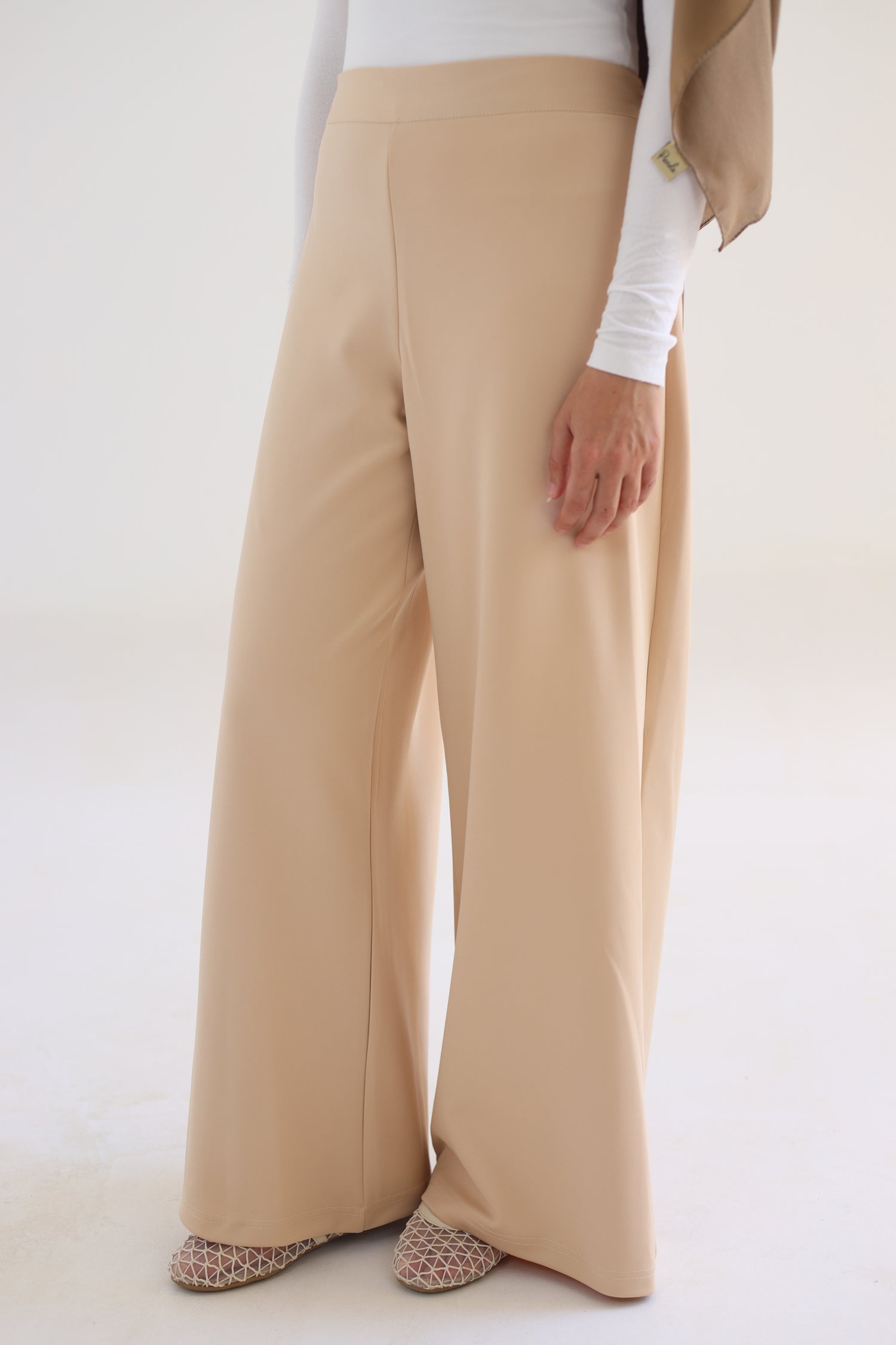 Legan Wide Leg Pants