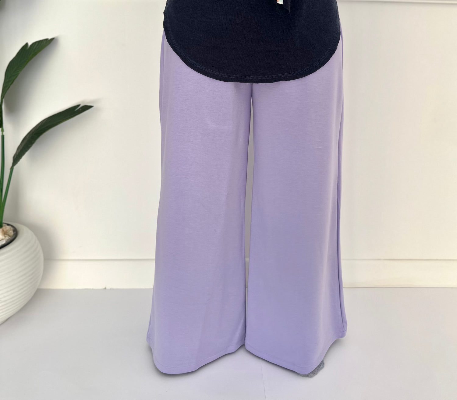 Legan Wide Leg Pants