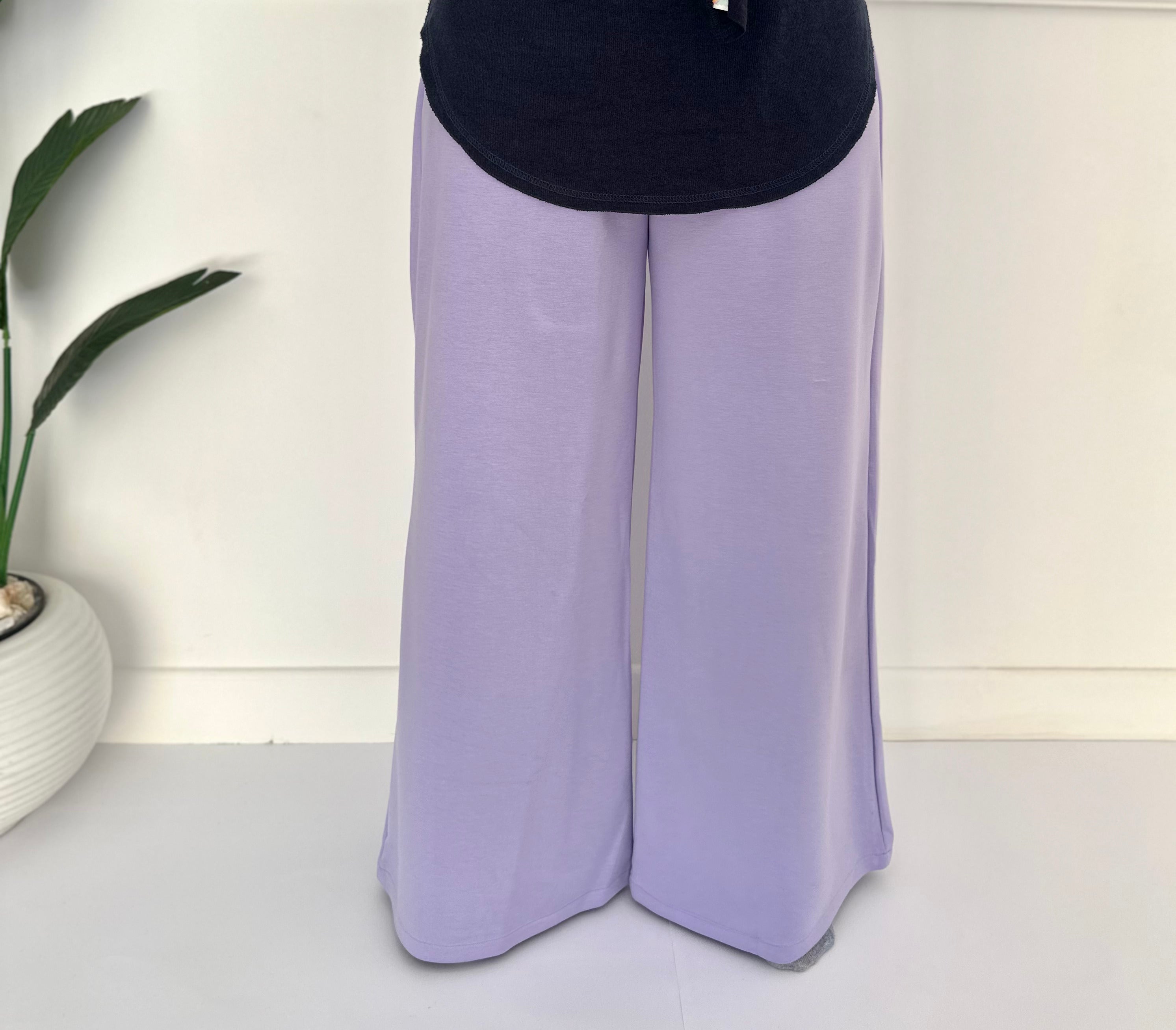 Legan Wide Leg Pants