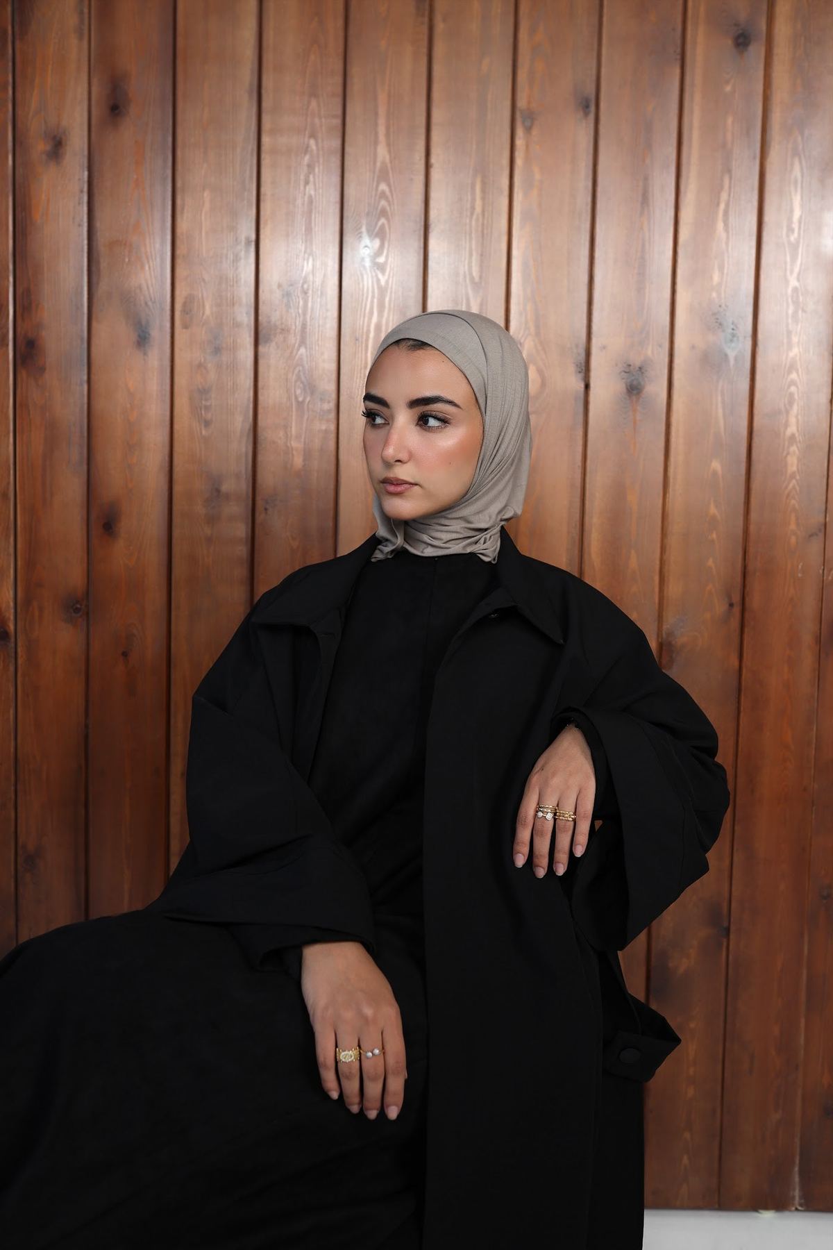 Komu Lale Winter 27 – black oversized abaya coat